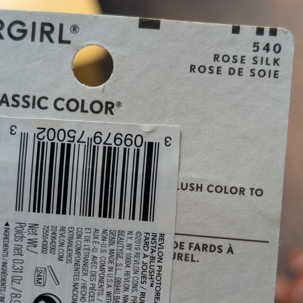 Covergirl Blush Rose Silk 604 Clean Classic Makeup - Picture 3 of 4